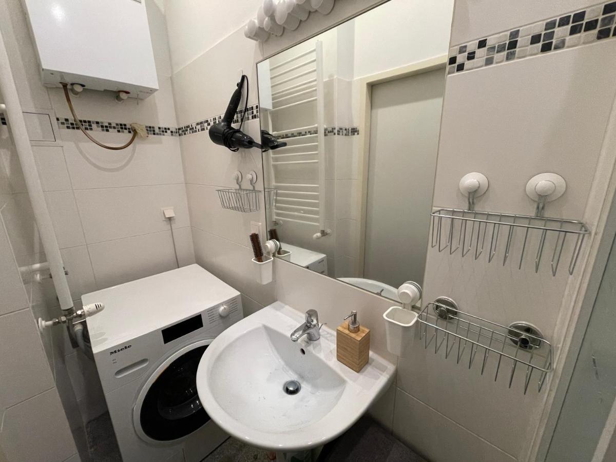 Appartement Central Sunny Flat With Free Parking à Vienne Extérieur photo